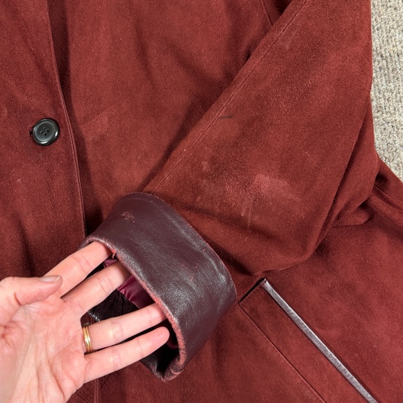 Red jacket - Picture 6 of 16